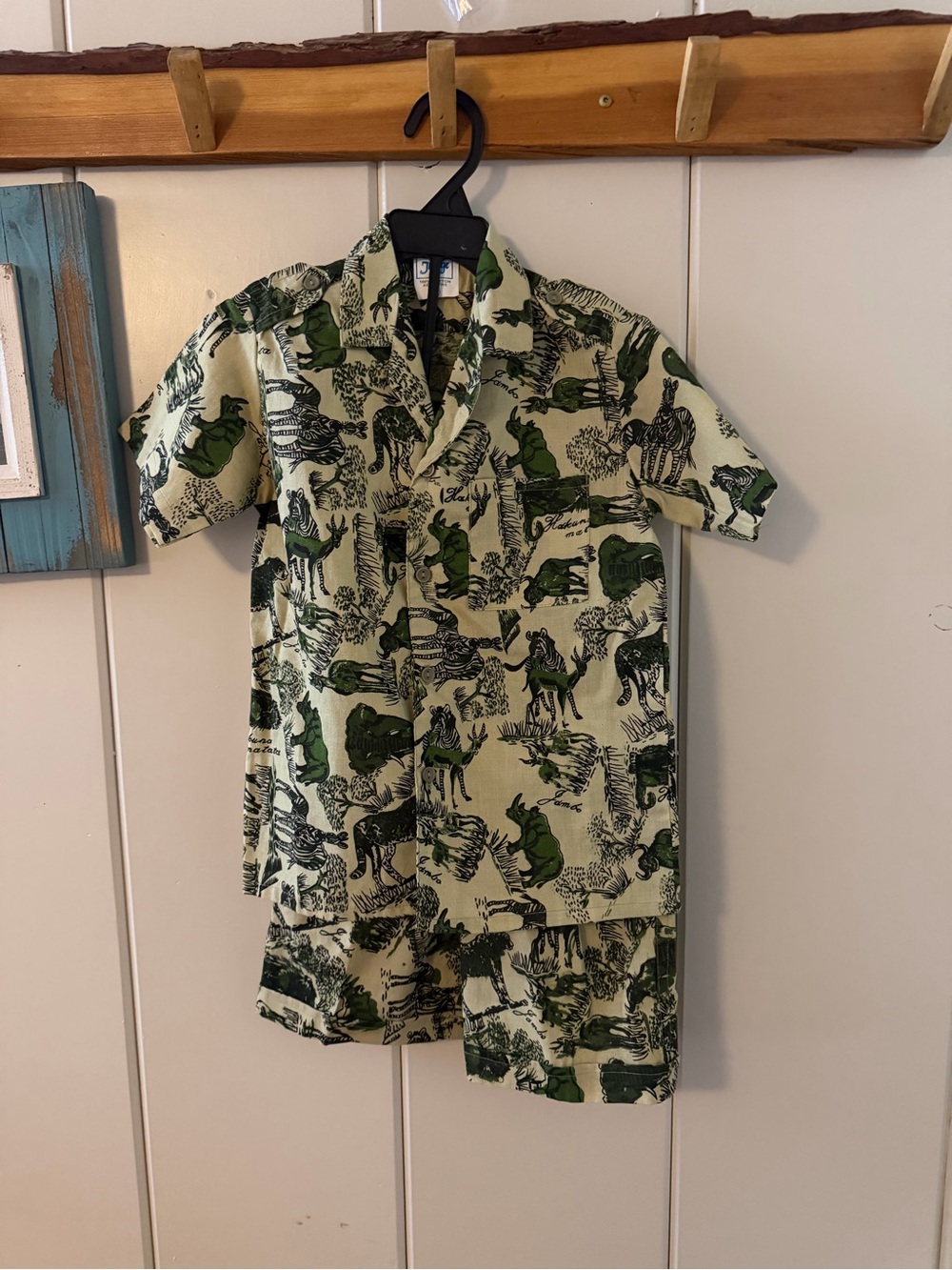 Green Animal Print Short-Sleeve Men’s Shirt